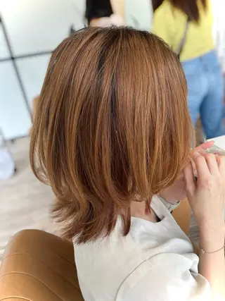 ミディアム ブリーチなしWカラー レイヤー/Rickyのヘアスタイル