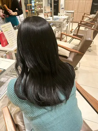 カラー momo🍑/顔周り カット指名No.1のヘアスタイル
