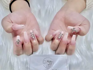 ネイル AKIKO ネイルサロンのネイルデザイン