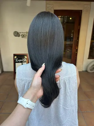 ロング カラー putri 川邉 優花のヘアスタイル