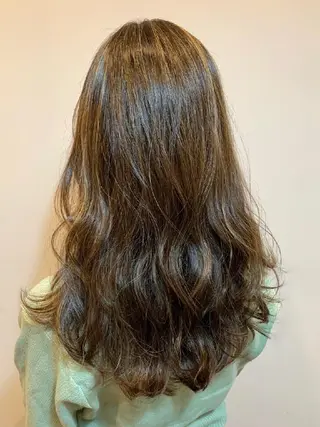 ロング カラー Nina by Babyloneのヘアスタイル