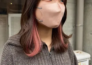 ミディアム よこもり あいのヘアスタイル