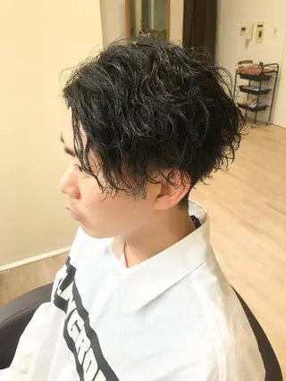 カラー パーマ メンズ 関西センターパート メンズモデル募集のヘアスタイル