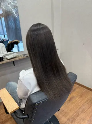 ロング カラー 鵜飼 真伍のヘアスタイル