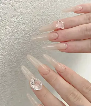 ネイル Emi⭐️⭐️ 上野店のネイルデザイン