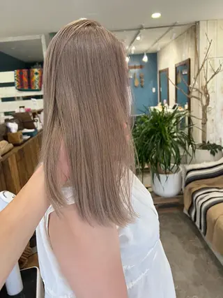 ロング カラー 鷺谷 玲奈のヘアスタイル