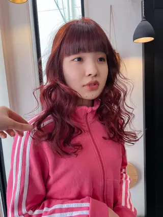 セミロング 【モエカ】グランジ ウルフ/ハイトーンのヘアスタイル