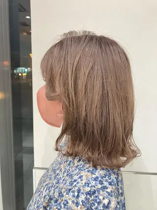 ミディアム ショート・透明感 カラーconomiのヘアスタイル