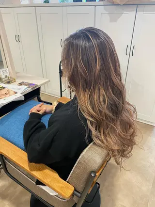 ロング カラー 饒平名 知也のヘアスタイル