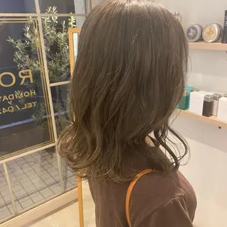 カラー hana ROCCO3rdのヘアスタイル