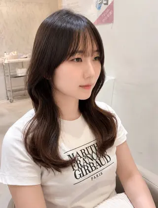 ロング 朝尾 愛花のヘアスタイル