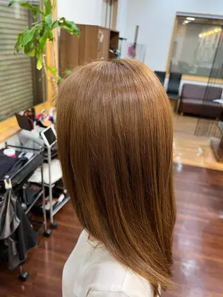 ミディアム カラー 亀田 未有のヘアスタイル