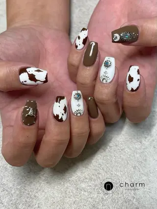ネイル ネイルルーム チャームのネイルデザイン