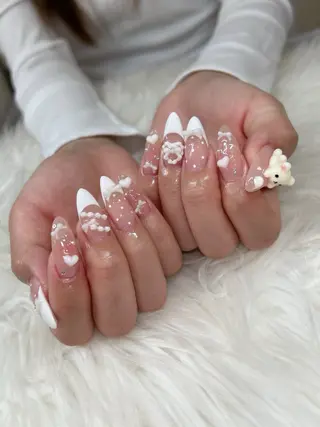 ネイル BLUEM なな🐶のネイルデザイン