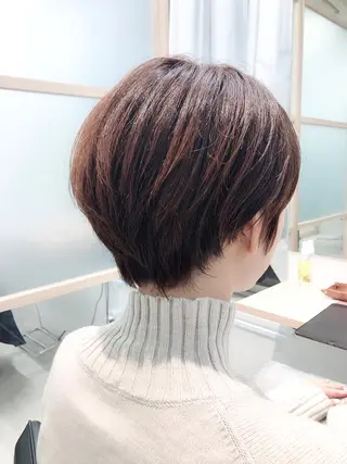 ショート カラー 透明感カラー 山中のヘアスタイル