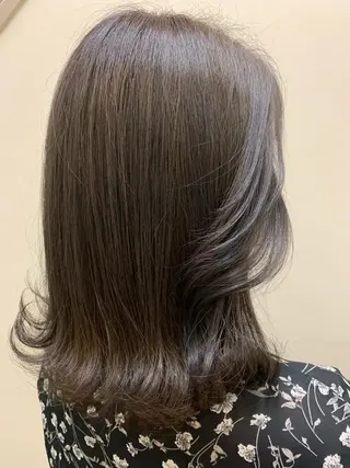 ミディアム ayaka 縮毛矯正レイヤーのヘアスタイル