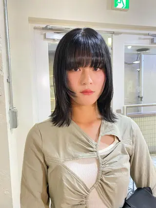 ミディアム カラー 竹内 柚子のヘアスタイル
