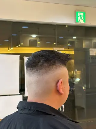 メンズ 短髪パーマ メンズ フェード✂️zionのヘアスタイル