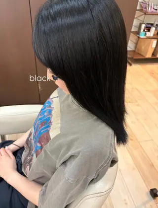 ミディアム カラー ルプラボウ　岡田 莉音のヘアスタイル
