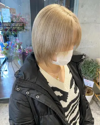 ショート カラー ブリーチカラーレイヤ ーカット🦋annaのヘアスタイル