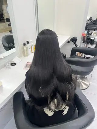 セミロング 寒色/ベージュヘア ブリーチありMiOのヘアスタイル