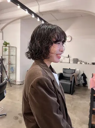 ミディアム パーマ ミタニ ナギサのヘアスタイル