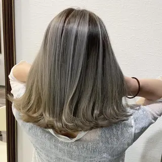 ミディアム en Siena エンシエナのヘアスタイル