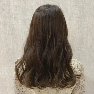 ロング カラー 🫧透け感⋆艶髪💎 山口アヤカのヘアスタイル
