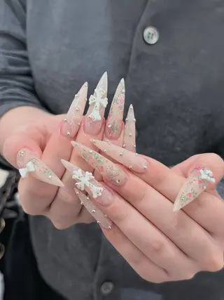 ネイル Eli Nails 新宿のネイルデザイン