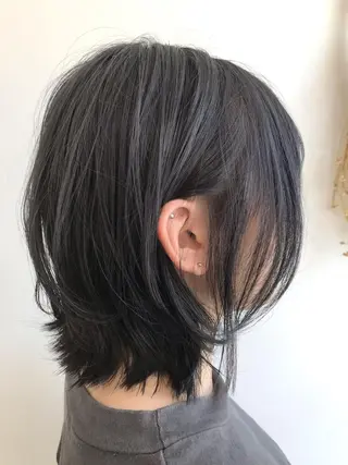 ミディアム カラー スズキ シオリのヘアスタイル