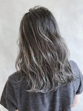 セミロング カラー MOU namba ムウナンバのヘアスタイル