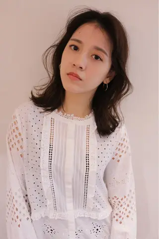 ミディアム 安村 美奈のヘアスタイル