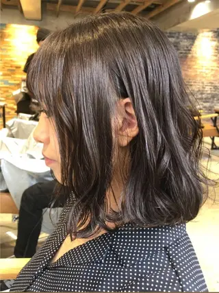 ミディアム カラー まなべ さくらのヘアスタイル