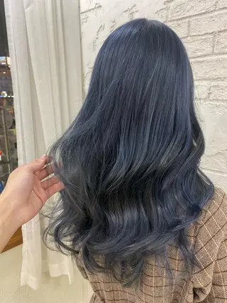 ロング カラー オリーブ/アッシュ やわらか透明感カラーのヘアスタイル