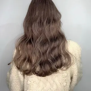 ロング 三ツ木 真由のヘアスタイル