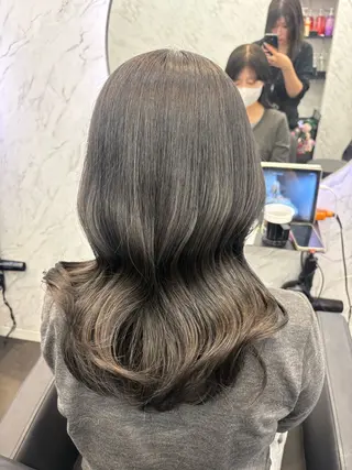 ロング カラー 韓国風ヘア🎀🩶 /♡𝓝𝓸𝓪♡のヘアスタイル