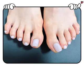 ミディアム FLORA NAIL SALONのネイルデザイン