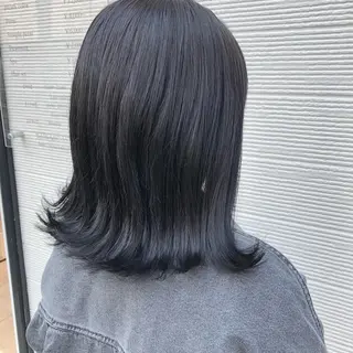 ミディアム カラー ，comma momoka🪄のヘアスタイル