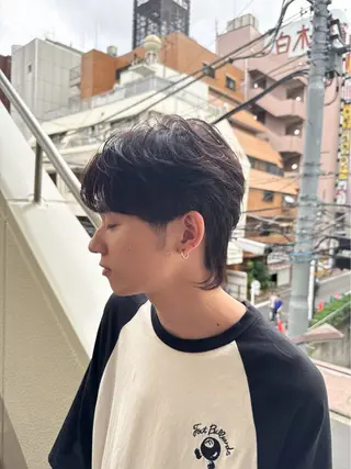 メンズ メンズ特化シャドウパ ーマラウンドマッシュのヘアスタイル