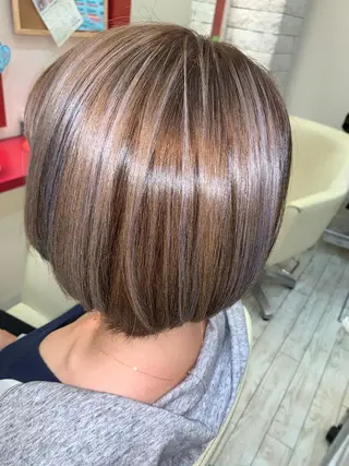 ショート カラー ヘアアレンジ 今村公介 ブリーチ特化、派手髪のヘアスタイル