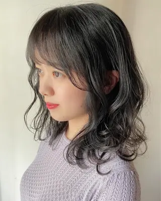 セミロング くせ毛×ショート 上岡勇祐のヘアスタイル