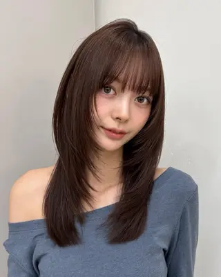 セミロング manami/ ハッシュレイヤーのヘアスタイル