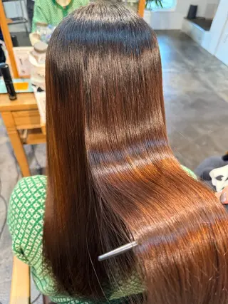 ロング 塩谷 楓のヘアスタイル