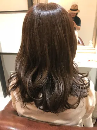 セミロング カラー Avery SHINのヘアスタイル