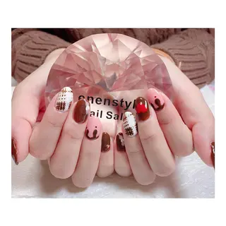 ショート ネイル 👑enen style👑のネイルデザイン