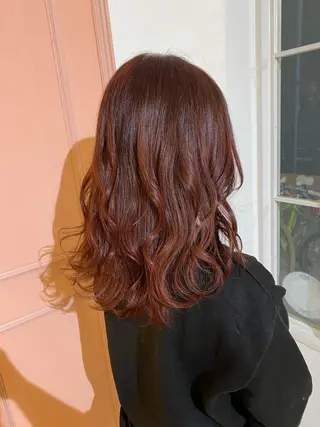 ミディアム カラー 梛木 唯のヘアスタイル