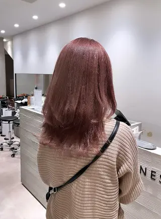 ロング カラー サキ🤍ハイトーン 🩰くびれ巻きヘアのヘアスタイル