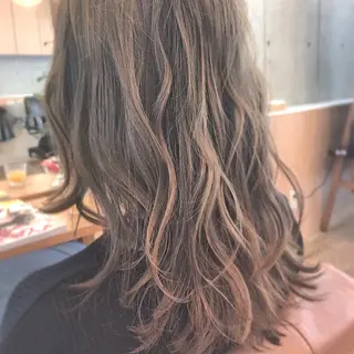 ロング カラー 千 田のヘアスタイル