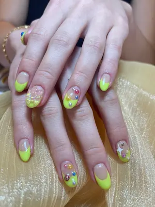 ミディアム nina beautyのネイルデザイン