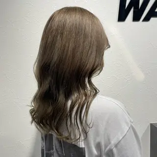 ミディアム カラー shiho .のヘアスタイル